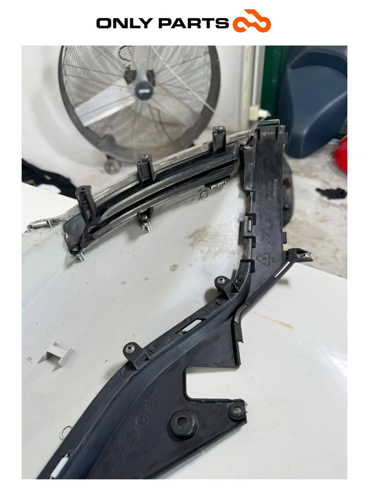 Carena posteriore SX Kymco People S 300cc 2021 Grigio usato — foto reale 10