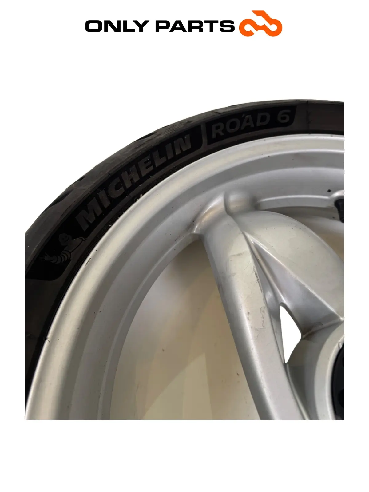 Cerchio posteriore BMW F 650 CS 2001 Grigio usato — foto reale 4