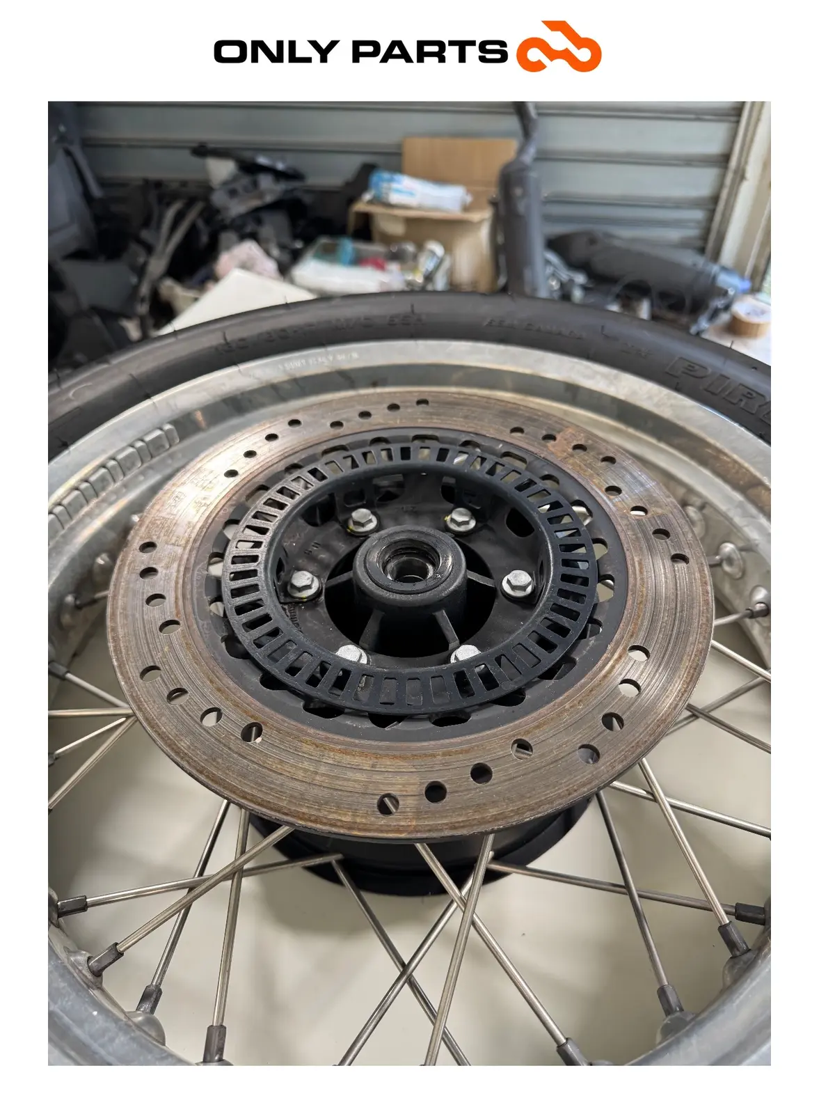 Cerchio posteriore Moto Guzzi V7 III Special 750cc 2019 Azzurro usato — foto reale 11