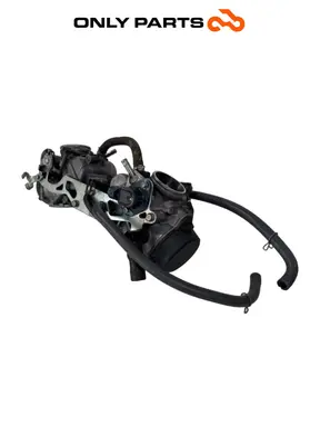 Coppia carburatori Honda VTR 1000 F 1999 Rosso usato — foto reale 9