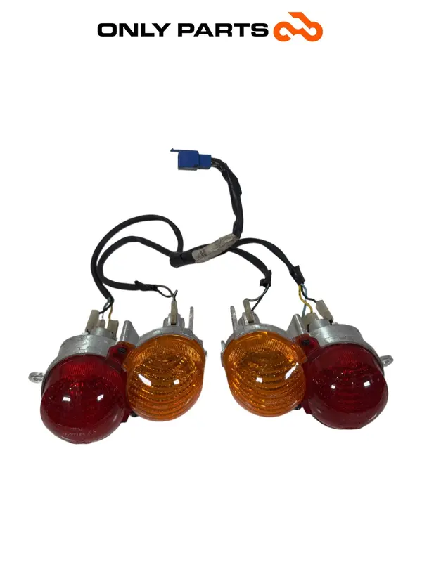 COPPIA FARI POSTERIORI STOP FRECCE MBK SKYLINER 125CC ANNO 1999 REAR TAIL LIGHTS — 2