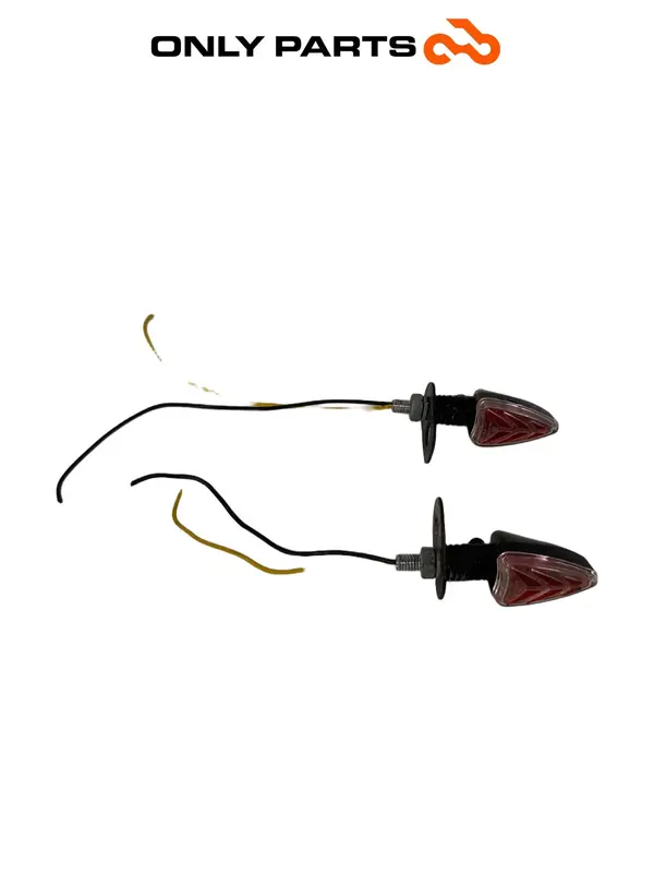 COPPIA INDICATORI DIREZIONE FRECCE HONDA VTR 1000 F 1999 / TURN SIGNAL BLINKERS