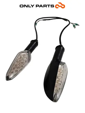Coppia frecce anteriori Quadro 350 S 2013 Nero usato — foto reale 5