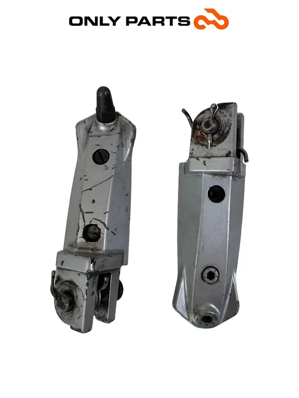 COPPIA PEDANE POGGIAPIEDI PILOTA ANTERIORI BMW F 650 CS 2001 FRONT FOOTRESTS OEM — 4