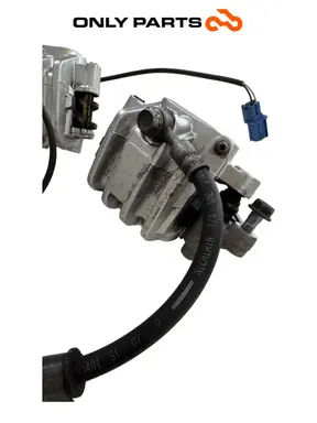 Coppia pinze anteriori + sensore ABS Suzuki Burgman 650cc 2010 Bianco usato — foto reale 10