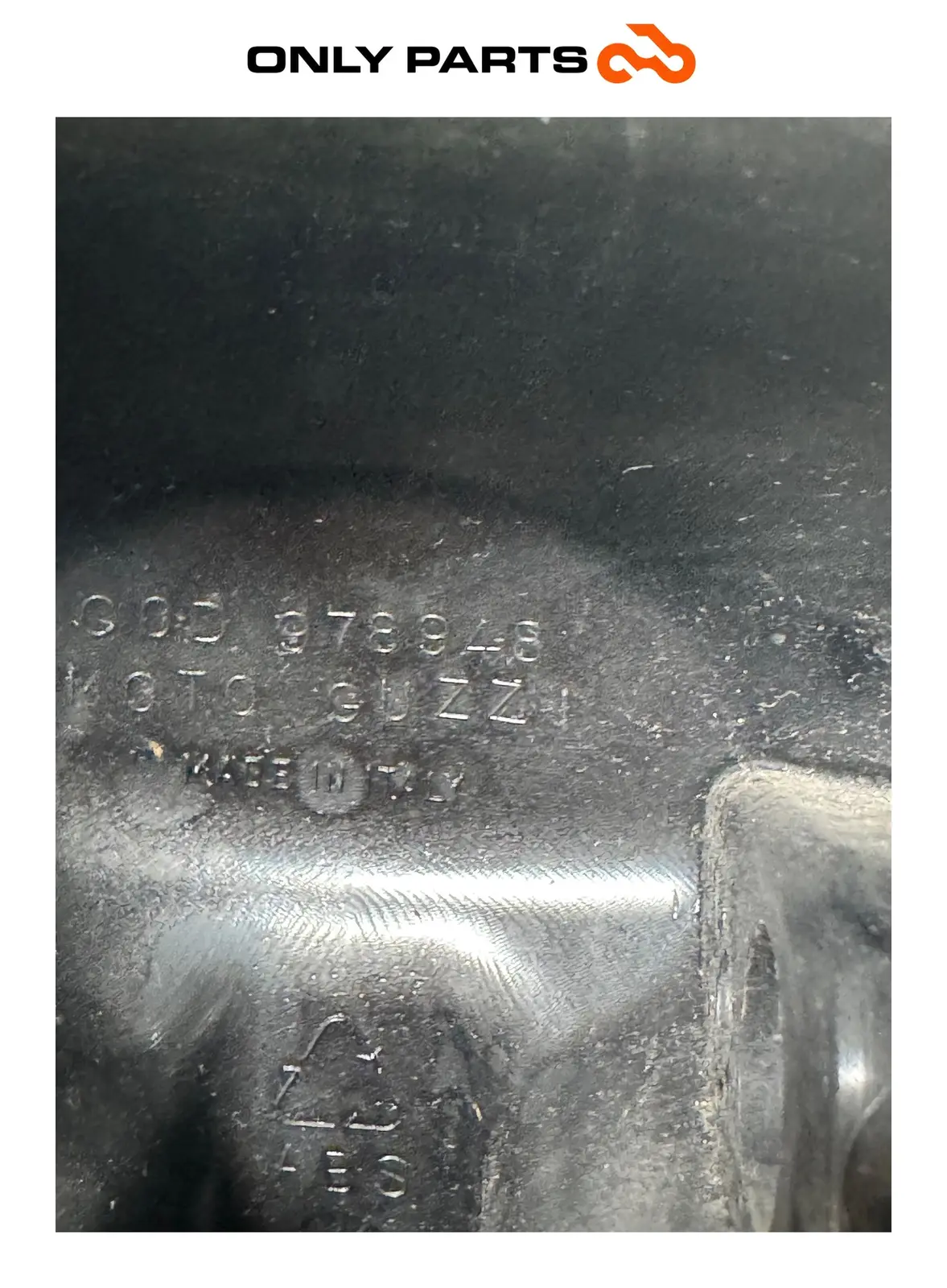 Cover alloggiamento faro posteriore Moto Guzzi V7 III Special 750cc 2019 Azzurro usato — foto reale 9
