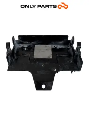 Cover batteria Suzuki Burgman 650cc 2010 Bianco usato — foto reale 6