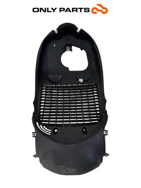Griglia radiatore interna / controscudo Piaggio Beverly Police 300cc 2018 Nero usato — foto reale 3