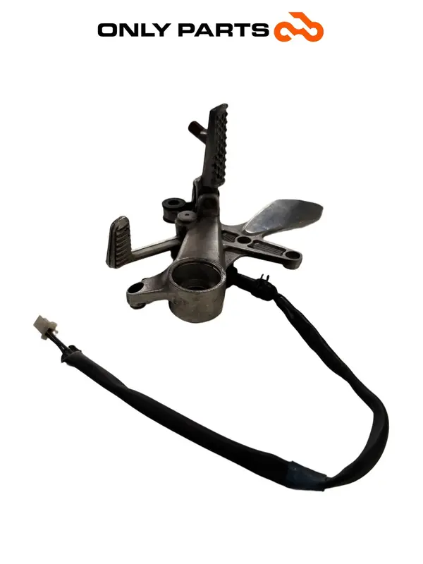 PEDANA POGGIAPIEDI PILOTA DESTRA DX HONDA VTR 1000 F 1999 / RIGHT FRONT FOOTREST — 5