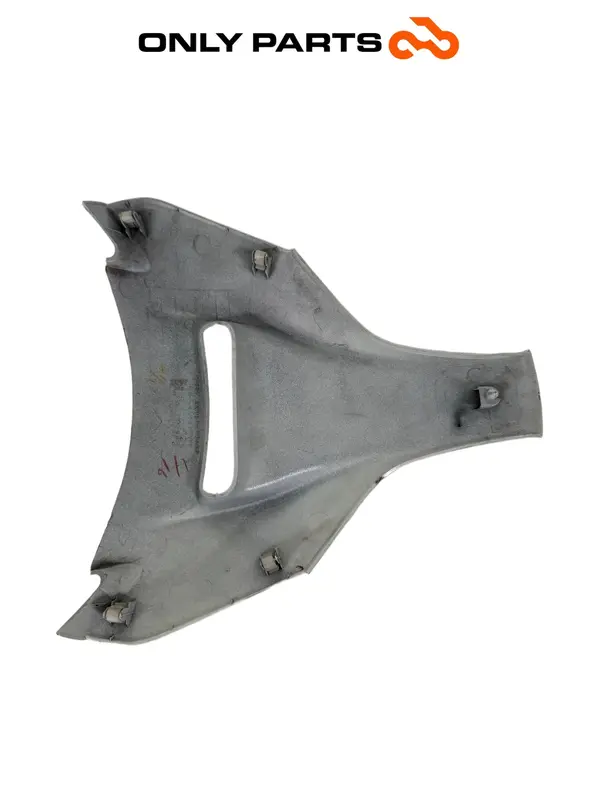 SCUDO ANTERIORE CENTRALE BIANCO SUZUKI BURGMAN 650 CC 2010 / FRONT NOSE FAIRING — 5
