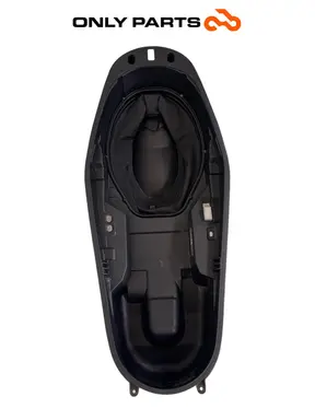 Vano sottosella / vasca portacasco BMW C 400 X 400cc 2020 Blu usato — foto reale 6