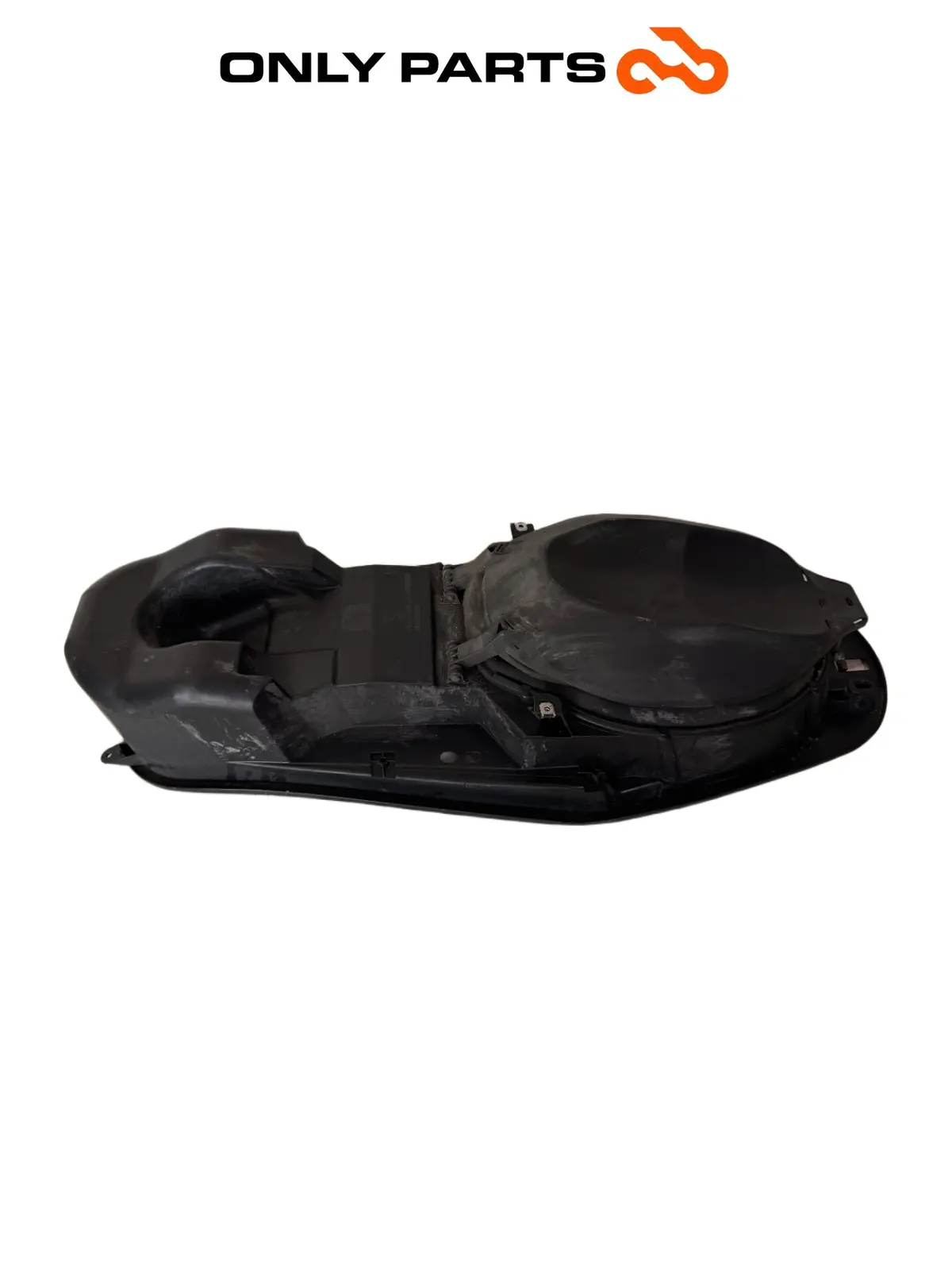 Vano sottosella / vasca portacasco BMW C 400 X 400cc 2020 Blu usato — foto reale 9