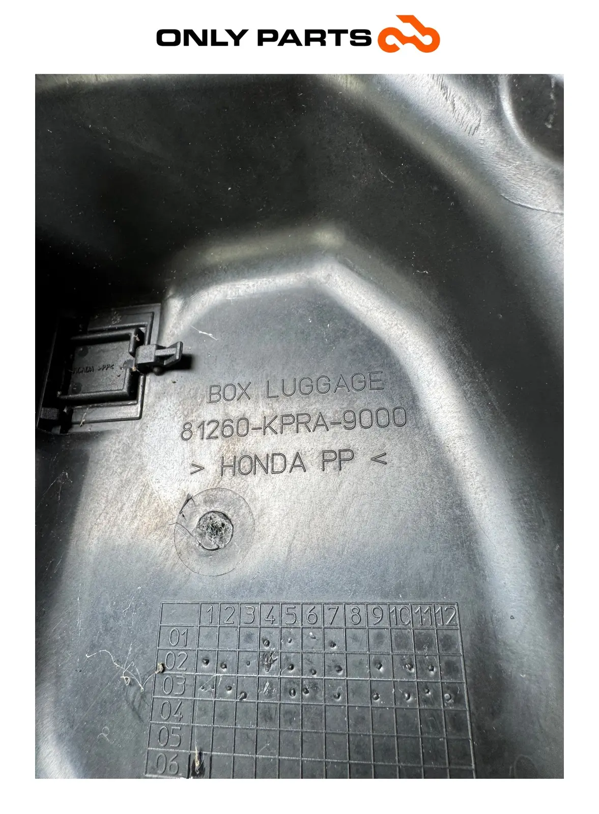 Vano sottosella / vasca portacasco Honda Sh 125cc 2004 Rosso usato — foto reale 9