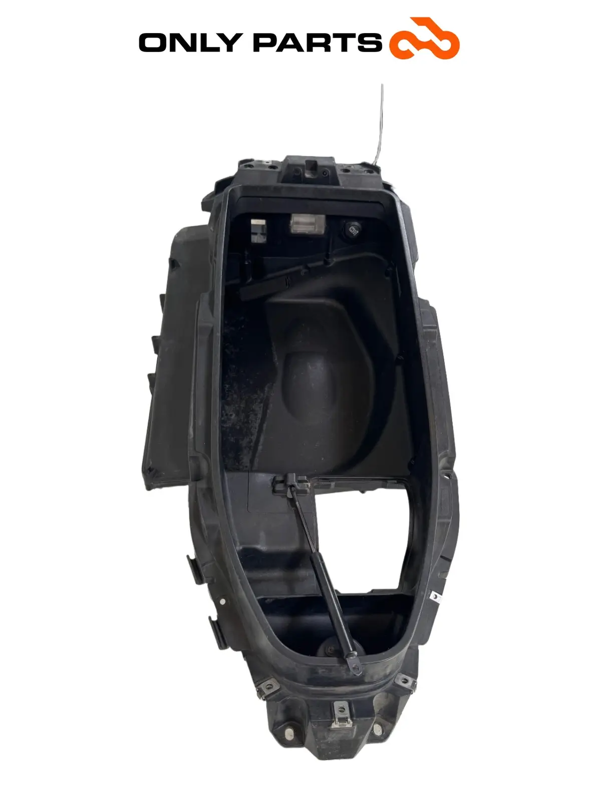 Vano sottosella / vasca portacasco Piaggio X9 evolution  250cc usato — foto reale 6