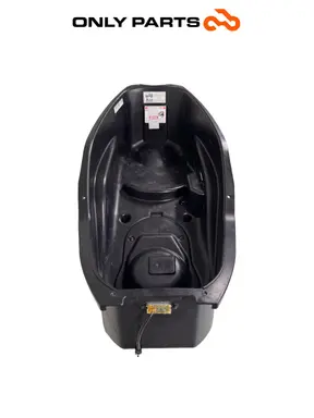 Vano sottosella / vasca portacasco Quadro 350 S 2013 Nero usato — foto reale 6